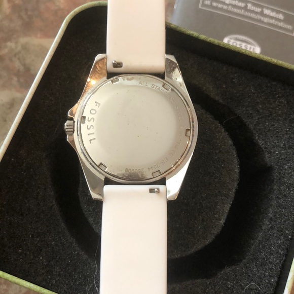 Like new Fossil watch - Picture 4 of 8